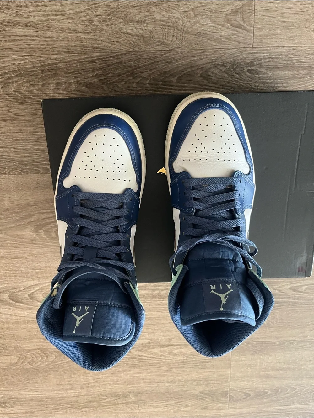 Nike Air Jordan 1 Mid Mens 10.5 Mystic Navy Mint Foam White Shoes 554724 413